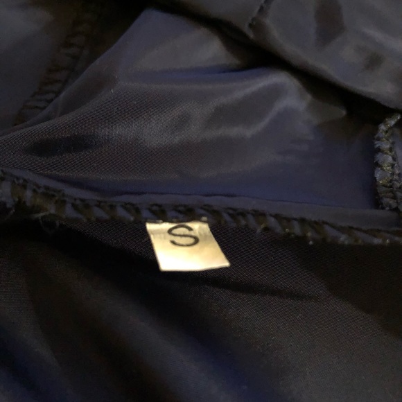 Windbreaker - Picture 3 of 3